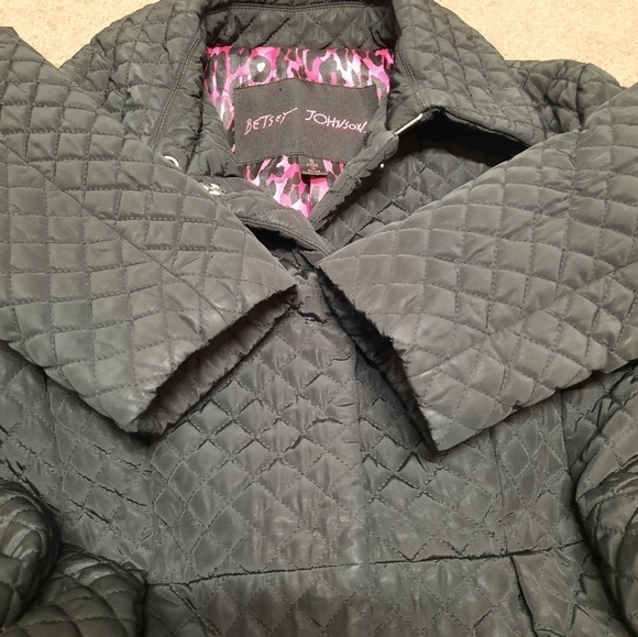 Betsey Johnson Womens Quilted Jacket Black Back Bow Pink Camo Lining Small - Picture 2 of 8